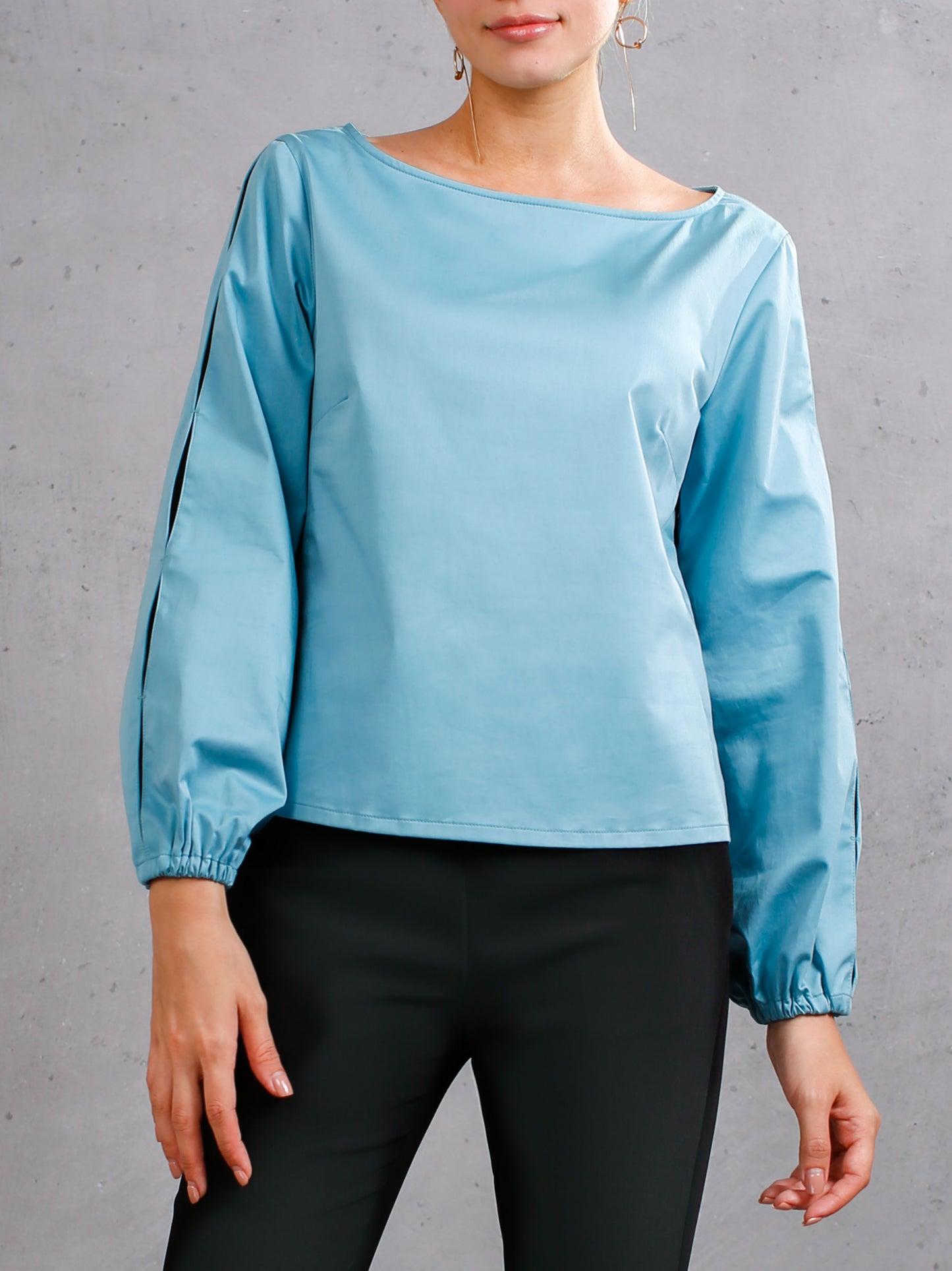 Rounded Neck Open Sleeve Top